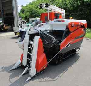 Nouvelle moissonneuse-batteuse à riz Kubota AR218GDXMW à alimentation par tête, 6 rangs, diesel, espacement des rangs de 300 mm - Product Image 5