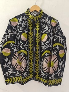 Chaqueta de Lona de Algodón Bordada con Diseño Suzani para Mujer – Prenda Exterior Étnica Boho Hecha a Mano - Product Image 2