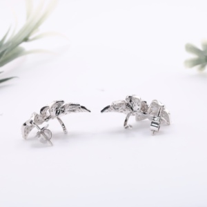 Pendientes de lujo con diseño floral de hojas y diamantes cultivados en laboratorio, micro pavé, tipo petalo, para mujer, en oro blanco. - Product Image 2