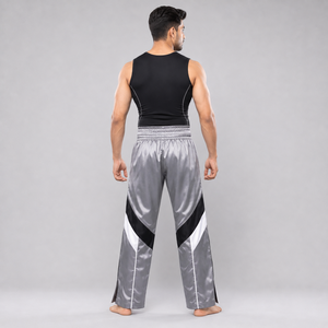 Pantalon de kick-boxing confortable, conçu avec un tissu doux, des coutures renforcées et une performance athlétique fiable. - Product Image 4