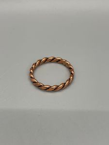 Anillo Clásico de Cobre, Joya Adecuada para Uso Diario, Oficina y Reuniones Familiares Especiales - Product Image 1