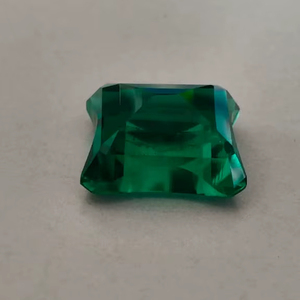 Piedra Preciosa Verde Cultivada en Laboratorio de Alta Calidad, Forma Personalizada, Corte Personalizado, Alta Claridad, para Joyería Artesanal - Product Image 3