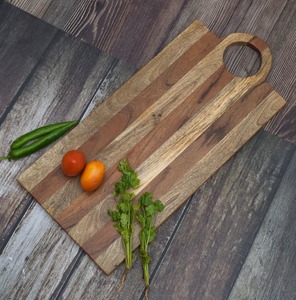 Planche à découper longue avec poignée, surface extra large et durable, idéale pour couper, servir le fromage et pour un style de cuisine moderne - Product Image 1