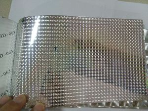 Lámina de Película Reflectante Holográfica Autoadhesiva con Patrón de Prisma, Rollo de Vinilo Decorativo de Seguridad para Manualidades y Señalización - Product Image 2
