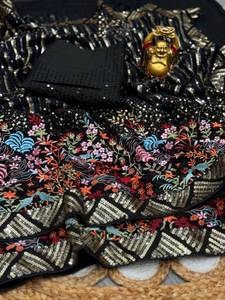 Sari Negro de Georgette Sintético con Lentejuelas y Bordado de Hilos Multicolor, con Blusa de Seda Banglori Satinada para Fiestas Glamurosas - Product Image 3