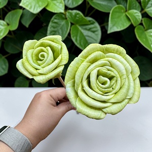 ดอกไม้โซล่าวูด VADEE SOLA WOOD FLOWER ทำมือ งานฝีมือแบบยั่งยืน ดอกกุหลาบสีเขียวอ่อน ขนาด 8.5 ซม. ทำจากเส้นใยพืชเซสบานีอา - Product Image 2