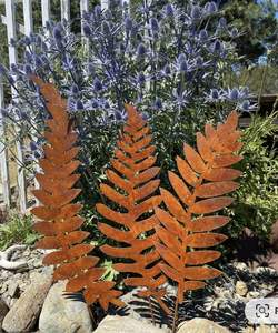 Tourniquet à vent artisanal en métal orange en forme de fleur, résistant aux intempéries, pour jardin, pelouse, cour et fêtes - Product Image 2