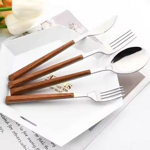 Juego de Cubiertos de Acero Inoxidable de Primera Calidad con Mango de Madera, Cuchara, Tenedor y Cuchillo, Juego de Vajilla para Mesa de Comedor, para el Hogar, Cocina y Restaurante - Product Image 1