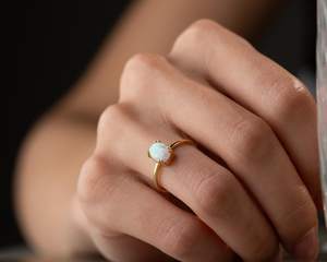 Anillo de Ópalo Blanco Natural, Plata de Ley 925, Chapado en Oro Vermeil de 14K, Corte Ovalado, Ópalo, Anillo de Joyería con Piedra de Nacimiento de Octubre - Product Image 5