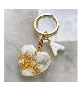 Llavero de resina con forma de corazón para bolso, llavero artesanal hecho a mano para parejas, llavero de resina, regalo a precio de mayorista. - Product Image 6