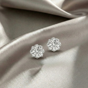 Pendientes de Diamantes Creados en Laboratorio de 4.00 Quilates, Corte Brillante, Oro de 14K, Ligeros y Únicos para Mujer, Certificados por IGI, Joyería Luxeshine B2B - Product Image 1