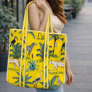 Bolso de Hombro Acolchado de Algodón con Estampado de Bloques, Moderno y a la Moda para Mujer, Hecho a Mano, Lavable, Hermoso Accesorio de Compras - Product Image 1