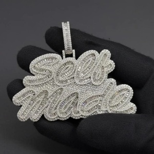 จี้ตัวอักษรแบบ Iced Out เงินแท้ 925 ประดับเพชรโมอิสซาไนต์ เครื่องประดับฮิปฮอปสุดหรู สไตล์สั่งทำพิเศษ สำหรับทั้งชายและหญิง - Product Image 1