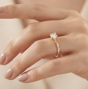 Anillo de Compromiso Solitario de Lujo Único en Oro Sólido de 10K, 14K, 18K con Diamante Cultivado en Laboratorio, Corte Redondo, Anillo de Boda y Anillo de Amor - Product Image 6