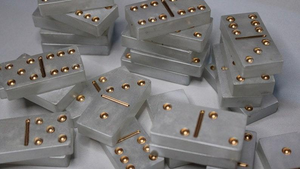 Jeu de dominos écologique de style animalier français antique, 28 pièces en résine polie - Product Image 3