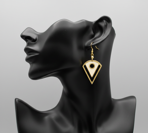 Boucles d'oreilles pendantes géométriques en laiton émaillé faites à la main, motif tranches de pizza, tendance, pour femmes, monochromes noir et blanc, triangulaires - Product Image 4