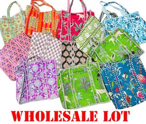 Lot en gros de sacs fourre-tout matelassés en coton style bohème, motif floral brodé, à ouverture simple, pour le shopping et les expositions - Product Image 1
