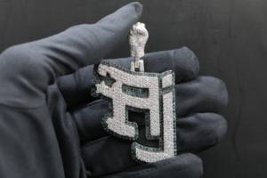 Colgante Overlord de Aleación Chapado en Oro con Diamantes de Imitación Pesados Estilo Hiphop - Product Image 3