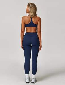 Ensemble de yoga sans couture le plus vendu pour hommes – Soutien-gorge de sport léger et legging 2 pièces – Confortable avec logo uni sur le devant - Product Image 3