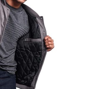 Veste de baseball en laine mélangée, style varsity, avec corps texturé gris et manches noires, uniforme personnalisé pour hommes - Product Image 5