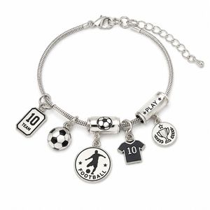 Bracelet de charme de football personnalisé avec pendentif maillot de foot numéro 10, bracelet sport en acier inoxydable pour cadeaux d'équipe - Product Image 3