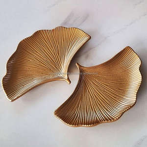 Plateau décoratif en métal au design unique, grand plateau en forme de feuille, vaisselle pour la décoration de la maison et entièrement personnalisable - Product Image 6