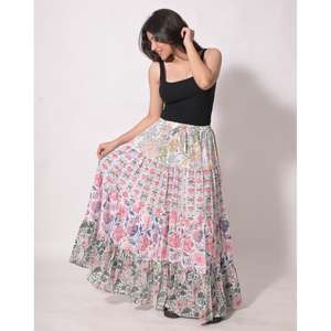 Falda Maxi Lavinas Ecológica, Transpirable, Informal, de Algodón con Estampado Floral, Estilo Boho, Patchwork, Hecha a Mano en India, para Mujer, Verano - Product Image 4