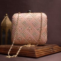 Pochette de soirée élégante en sequins pêche brodés, sac à main de créateur moderne pour événements féminins