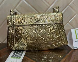 Handmade Pure Metal Brass Engraved Evening <b>Clutch</b> Bag For <b>Women</b> With Metal Hand Top Quality Luxury Custom <b>Clutch</b> Bag For Bridal - Product Image 4