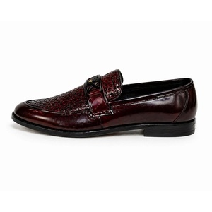 Zapatos de Hombre de Cuero Marrón con Punta en Pico y Logotipo Grabado a Mano de LEATHER STUDIO, Cierre Deslizante, Resistentes y Transpirables - Product Image 2