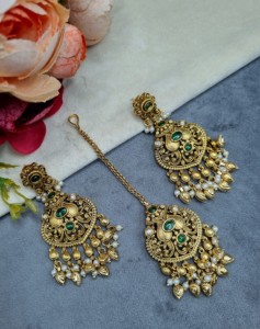 Pendientes y mangtika hechos a mano con diseño de hojas, flecos de perlas y baño de oro para mujer, conjunto combinado de joyería tradicional étnica. - Product Image 1