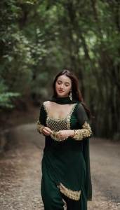 Robes Salwar Kameez / Anarkali traditionnelles pour femmes, style culturel punjabi, tissu faux georgette, taille M à XXL, travail au miroir. - Product Image 3