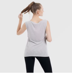 Camiseta sin mangas gris claro para mujer, lisa, con logo personalizado, suave, transpirable, ajustada, informal, al por mayor OEM - Product Image 5