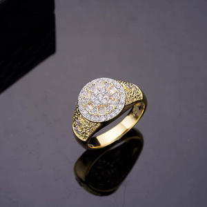 Bague Chevalière Ronde en Argent Sterling 925 avec Diamant Moissanite et Motif Floral Géométrique – Bijoux de Luxe Tendance en Gros - Product Image 1