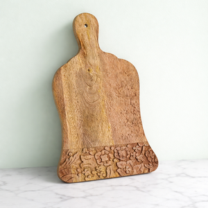 Planche à découper artisanale en bois d'acacia avec incrustation florale aux deux coins, surface lisse et durable, plateau de service alimentaire sûr - Product Image 6