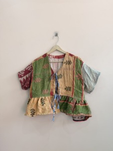Chemise pour femme en tissu kantha vintage tribal, faite à la main, style hippie - Product Image 1
