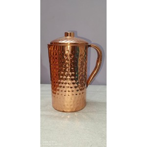 Jarra de agua de cobre es un elegante y reutilizable recipiente hecho de cobre que se usa comúnmente para almacenar y servir agua potable. - Product Image 5