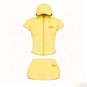 ชุดเซ็ต 2 ชิ้นสำหรับผู้หญิง ปี 2026 เสื้อครอปมีฮู้ดแบบสวม ซิปหน้า ทรงเข้ารูป กางเกงขาสั้นเอวสูงทรง Biker สีชมพู ชุดลำลองใส่สบายๆ - Product Image 4