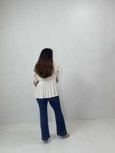 Blusa Blanca de Viscosa con Bordado, Estilo Peplum, Cuello en V, Adorno de Hilo Marrón, Lazos, Estilo Bohemio, Étnico, Casual, para Otoño, Primavera y Verano - Product Image 3