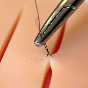 Kit d'entraînement en silicone à 3 couches avec 14 plaies, 10 m de fil et kit d'outils – Produit chirurgical pour premiers secours – Kits de suture - Product Image 3