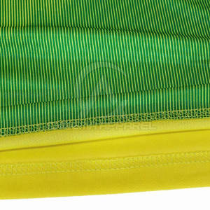 Camiseta y pantalones cortos de fútbol ligeros con tecnología de secado rápido, tela de malla transpirable, ideales para clima cálido y juego intenso. - Product Image 5