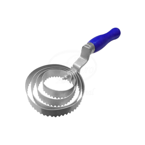 Peigne spiralé réutilisable avec manche en plastique et 4 spirales pour animaux de grande taille - Product Image 4