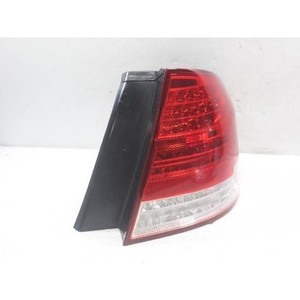 ไฟท้ายแบบรวมด้านขวา (ด้านขวา/ด้านผู้โดยสาร) รุ่น f 83602145 - Product Image 3