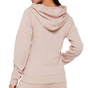 Sudaderas duraderas para mujer, producidas con costuras resistentes, tela de algodón suave y forro polar cálido que garantiza una comodidad duradera. - Product Image 3