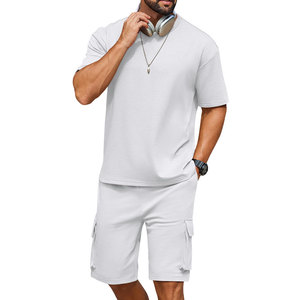Ensemble deux pièces blanc pour hommes, t-shirt uni à manches courtes et short cargo, tenue décontractée d'été style streetwear, dernière mode - Product Image 1