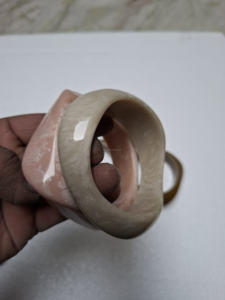 Pulseras de Resina Hechas a Mano, Elegantes y Ligeras, Diseños Artísticos, Toque Vibrante y Estilizado, Artesanía Única de la India - Product Image 2