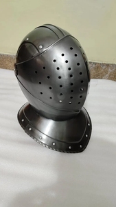 Casque médiéval en fer forgé artisanal, armure de chevalier découpée, casque de collection pour décoration sur le thème des films et séries TV - Product Image 5