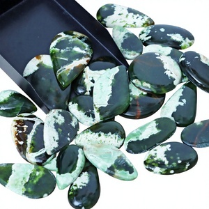 Calcedonia cromada natural, piedra preciosa suelta, calcedonia cromada verde, calcedonia de la mejor calidad, anillos colgantes de calcedonia para la fabricación de joyería. - Product Image 1