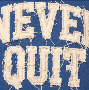 Herren Oversize-Hoodie in Blau mit 'Never Quit' Puff-Print, Baumwolle French Terry, Lässiger Pullover mit Frontlogo-Design, Herbstmode - Product Image 2