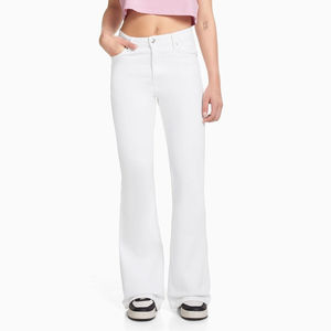 Prix de gros – Derniers modèles de jeans en denim évasés personnalisés, respirants, pour femmes, nouveau design, jeans en denim blanc 2026, service OEM - Product Image 1